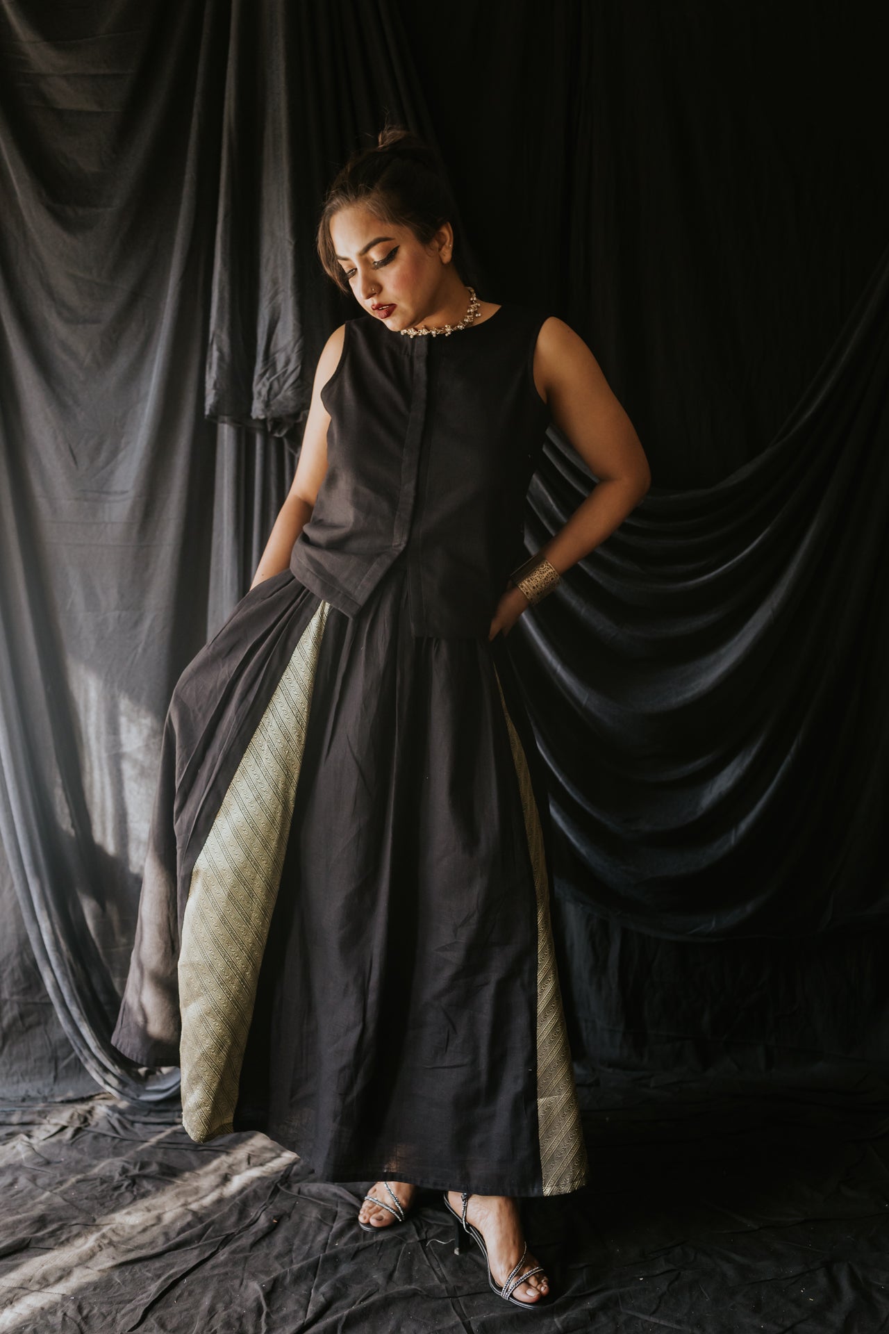 Black Linen Sleeveless Vest