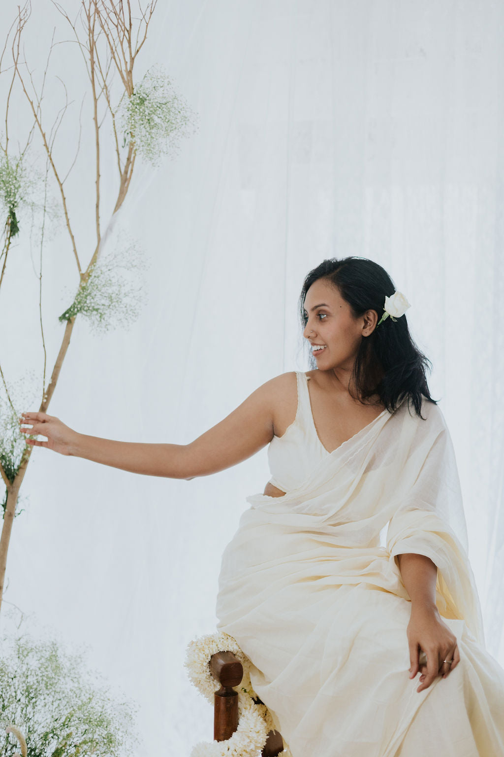 Hanns-vali-Safed Saree