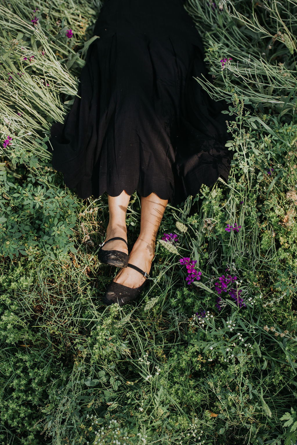 Black Scallop Pleated Skirt