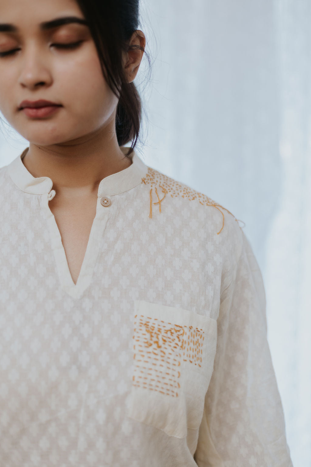 Saadgi Hand-embroidered Kurta