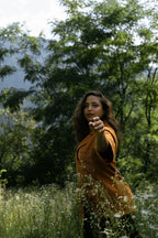 Hand-Embroidered Linen Shirt [UNISEX / SALE]