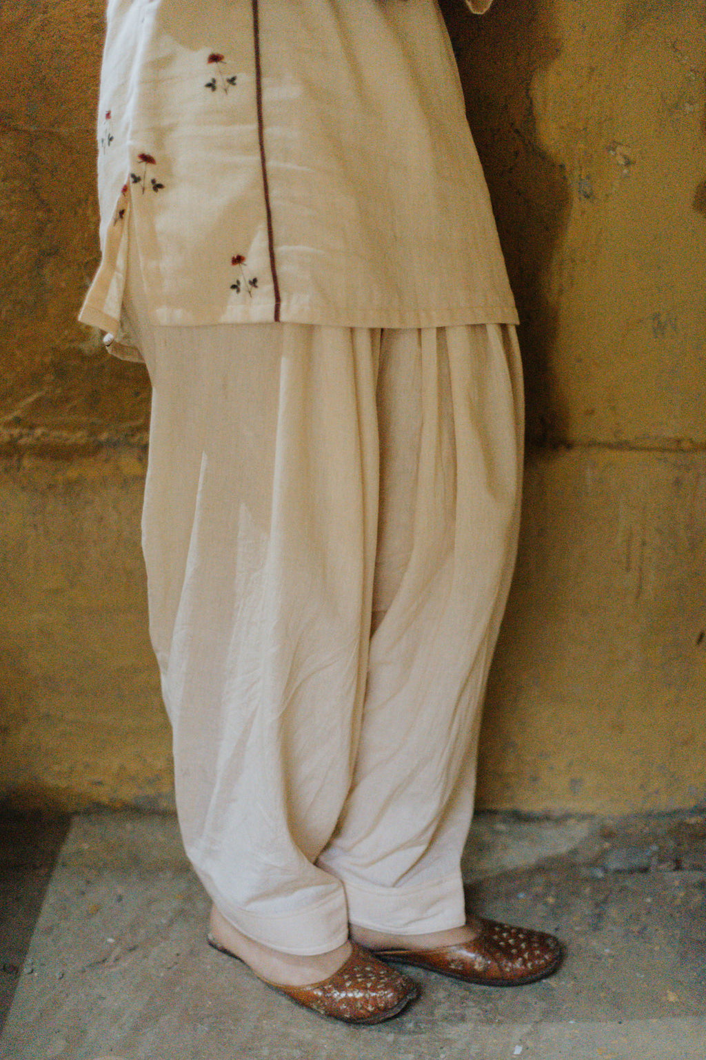 Embroidered Rose Linen Kurta Pajama Set