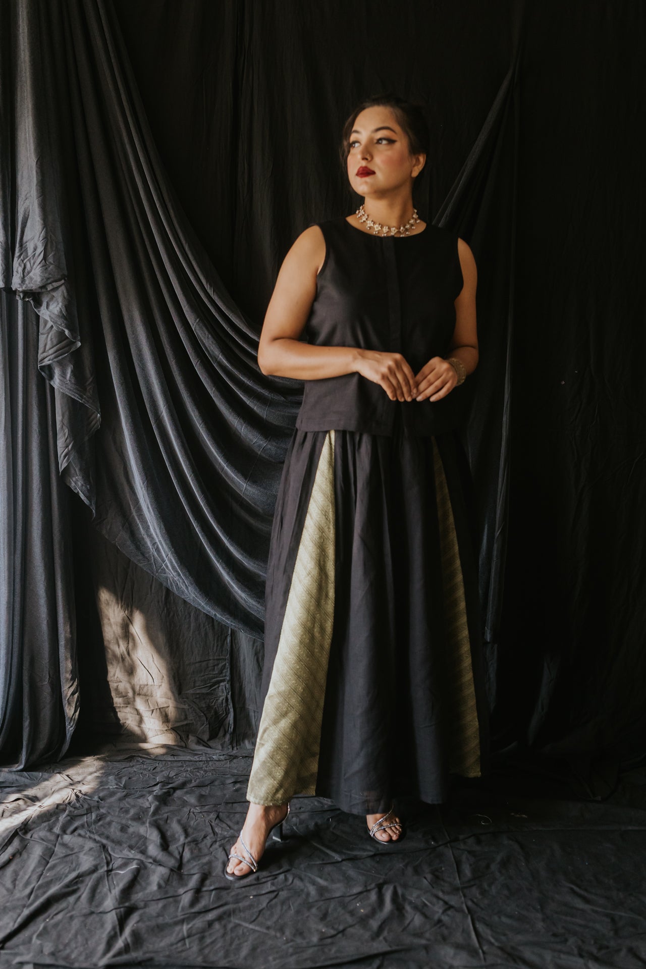 Black Linen Sleeveless Vest