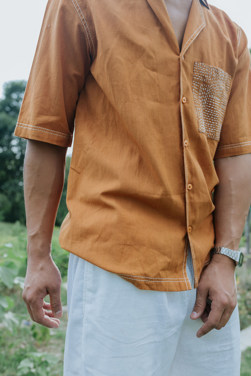 Hand-Embroidered Linen Shirt [UNISEX / SALE]