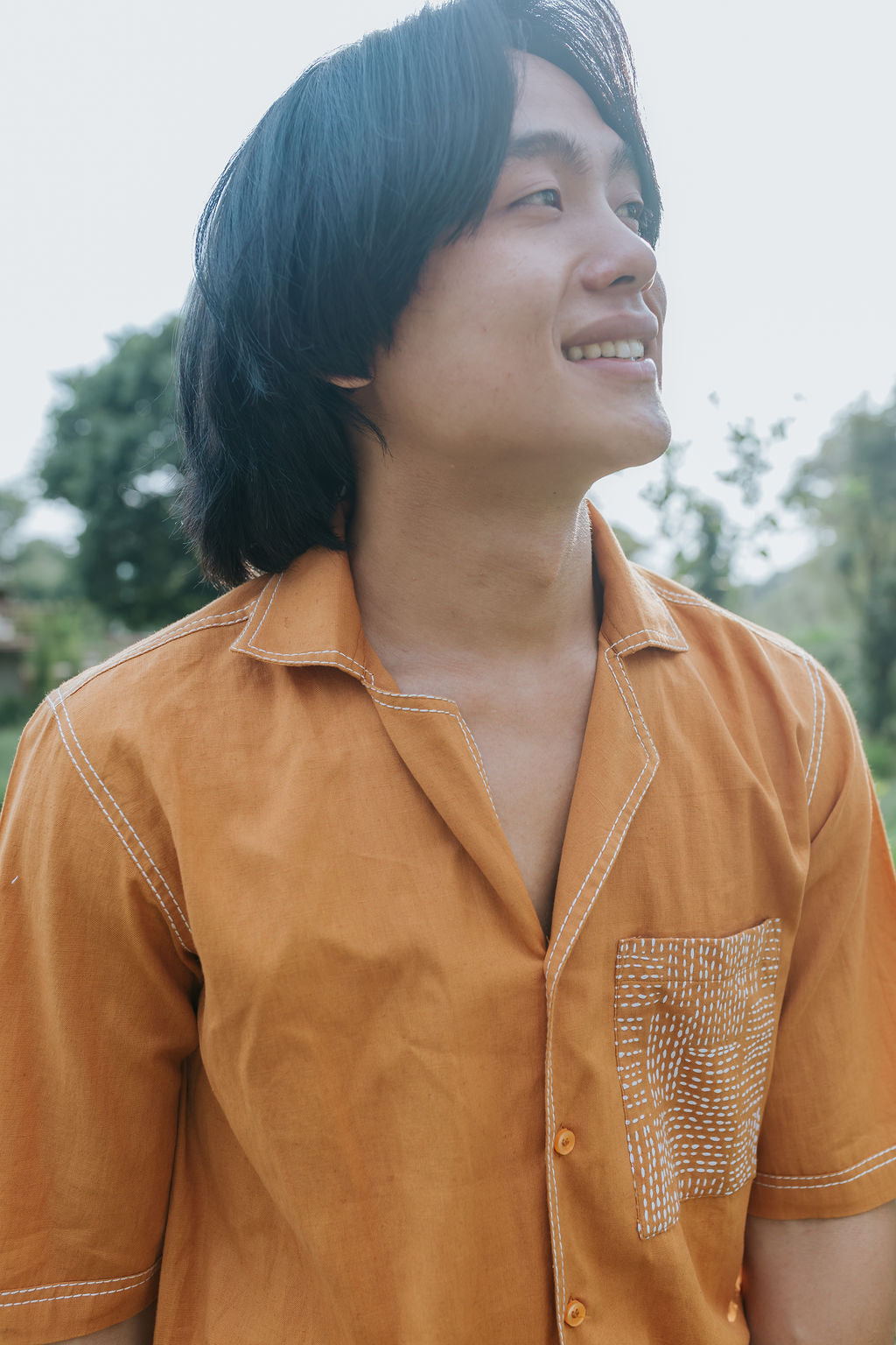 Hand-Embroidered Linen Shirt [UNISEX / SALE]