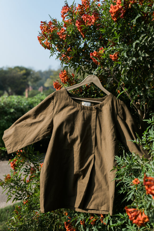 Earthtone Pleated Linen Top (SALE - All Sizes) Hover Image