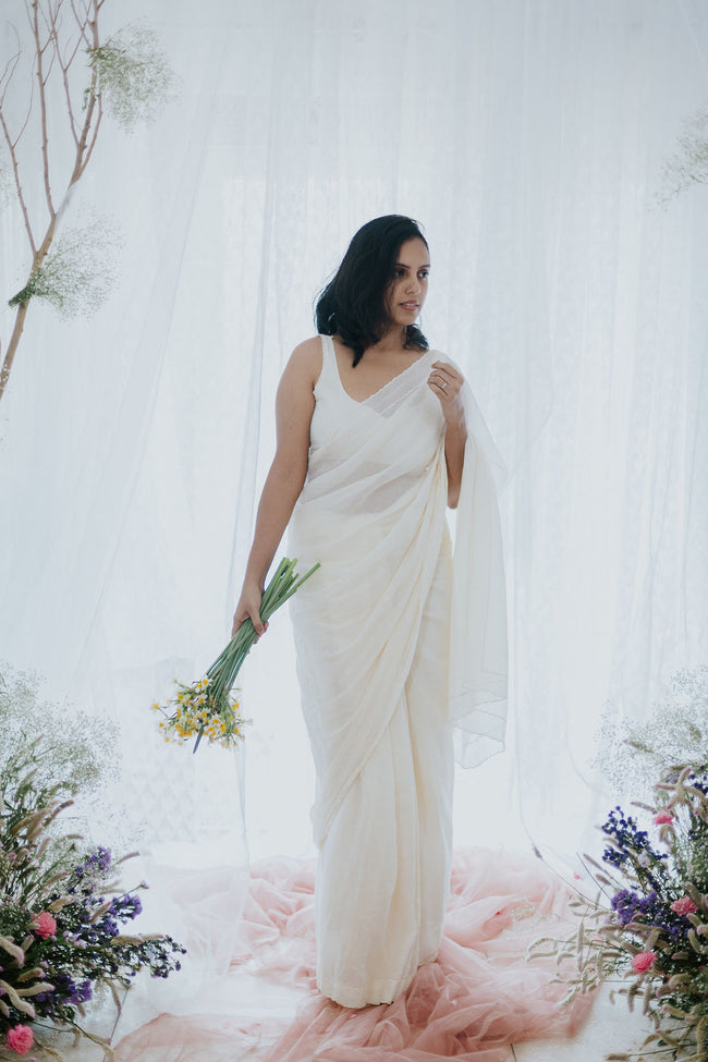 Hanns-vali-Safed Saree Main Image