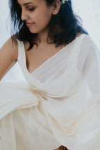 Hanns-vali-Safed Saree