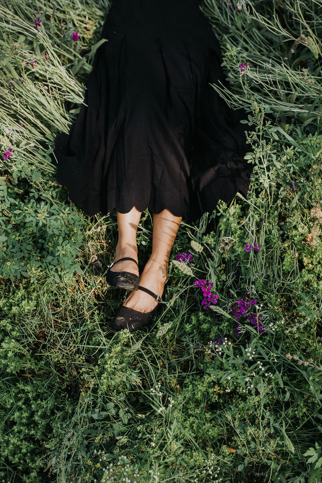 Black Scallop Pleated Skirt Main Image